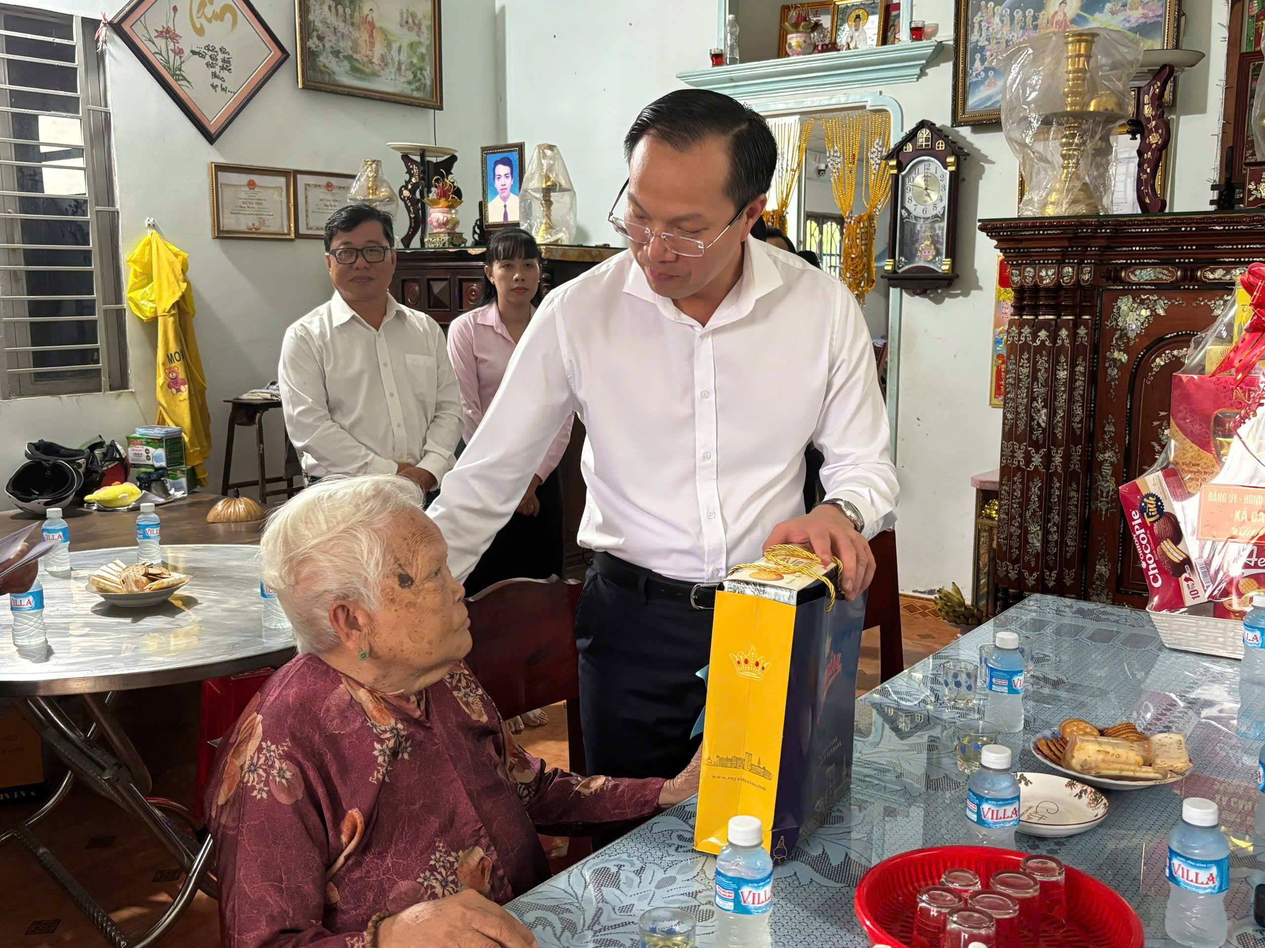 Anh-tin-bai